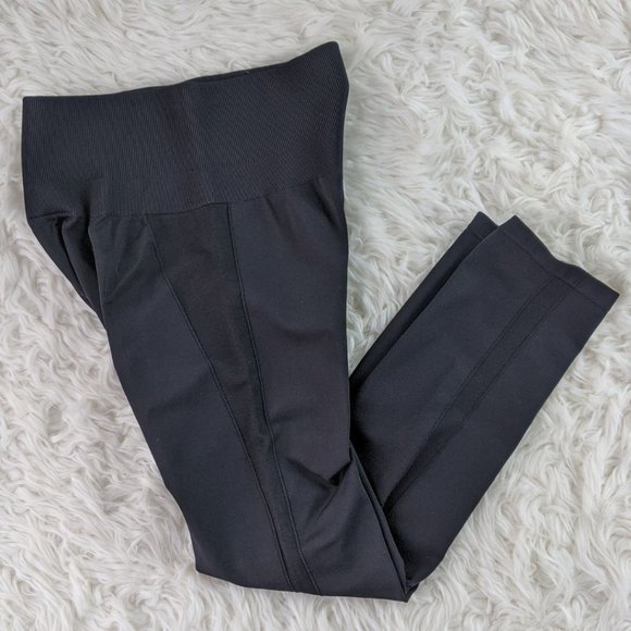 Uniqlo Airism Cropped Leggings Size M - Picture 1 of 7